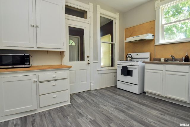 828 N Garfield Ave Apt 2, Peoria, IL 61606