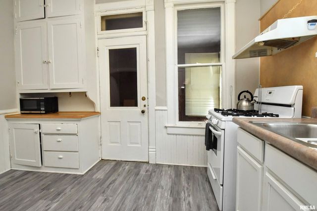 828 N Garfield Ave Apt 2, Peoria, IL 61606