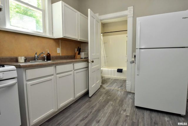 828 N Garfield Ave Apt 2, Peoria, IL 61606