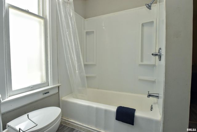 828 N Garfield Ave Apt 2, Peoria, IL 61606