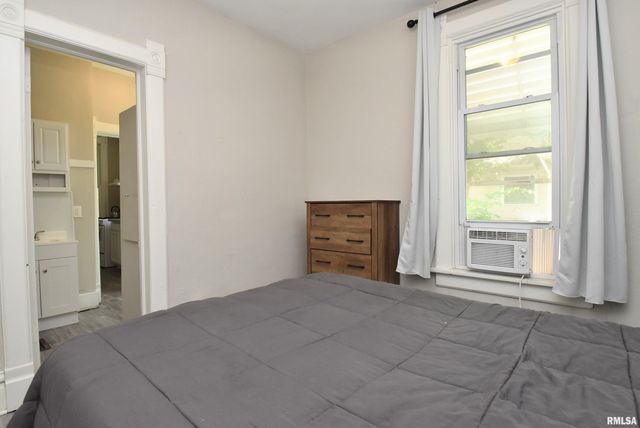 828 N Garfield Ave Apt 2, Peoria, IL 61606