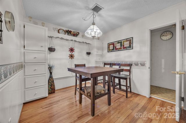 288 Northwood Park, Taylorsville, NC 28681