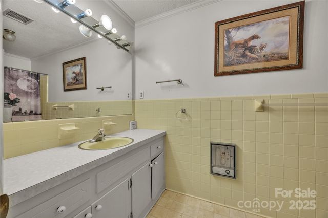 288 Northwood Park, Taylorsville, NC 28681