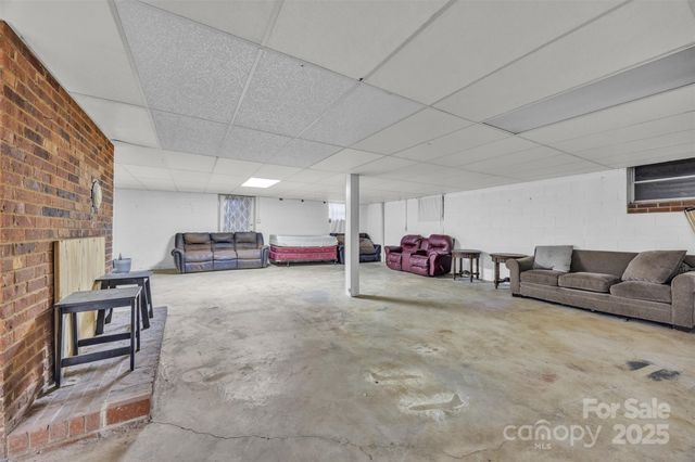 288 Northwood Park, Taylorsville, NC 28681