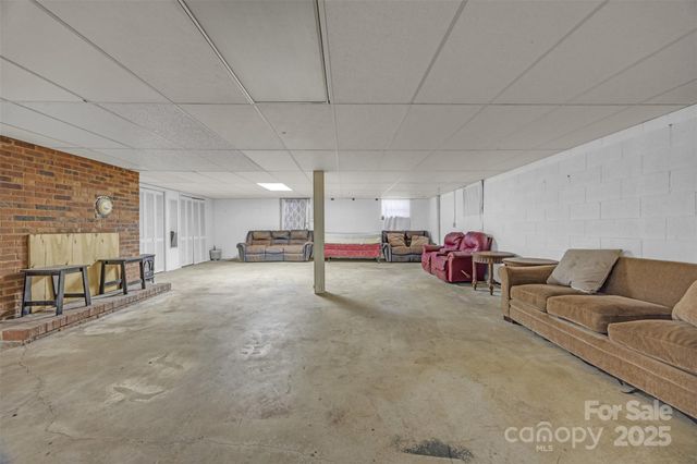 288 Northwood Park, Taylorsville, NC 28681