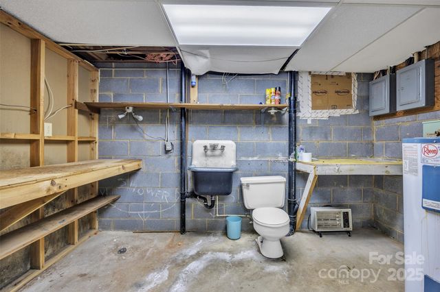 288 Northwood Park, Taylorsville, NC 28681