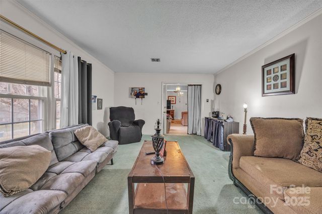 288 Northwood Park, Taylorsville, NC 28681