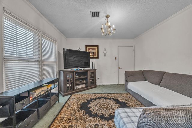 288 Northwood Park, Taylorsville, NC 28681