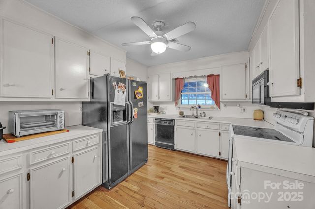 288 Northwood Park, Taylorsville, NC 28681