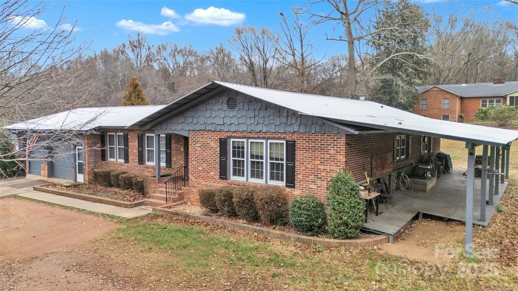 288 Northwood Park, Taylorsville, NC 28681