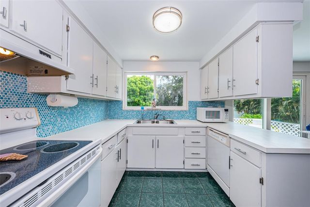 412 PENNSYLVANIA AVENUE, Palm Harbor, FL 34683