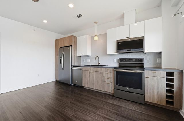 4361 S Congress Ave 526, Austin, TX 78745