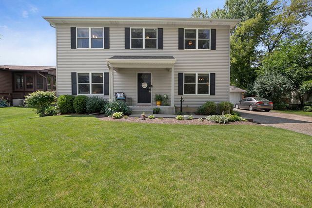 33672 N Greentree Road, Grayslake, IL 60030