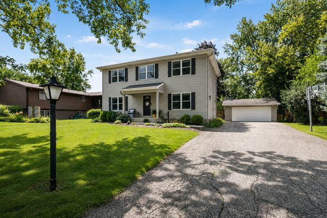 33672 N Greentree Road, Grayslake, IL 60030
