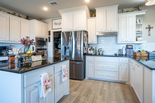 145 Mockingbird Hill Drive, Joshua, TX 76058