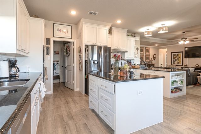 145 Mockingbird Hill Drive, Joshua, TX 76058