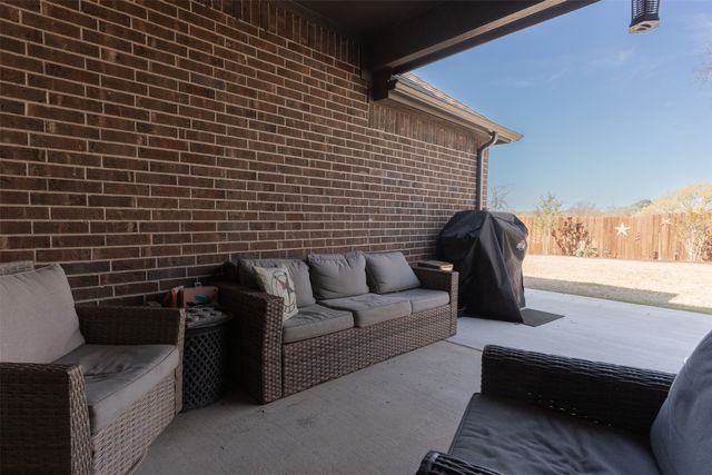 145 Mockingbird Hill Drive, Joshua, TX 76058