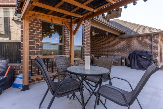 145 Mockingbird Hill Drive, Joshua, TX 76058