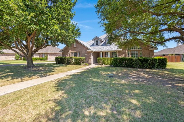 135 Honeysuckle Drive, Justin, TX 76247