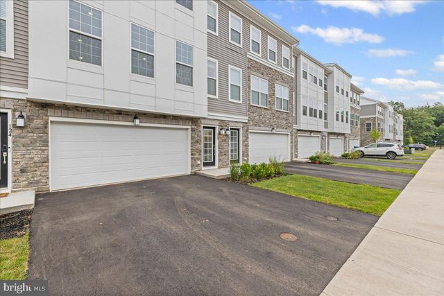 122 ADA HIGHTOWER AVE, Pennington, NJ 08534