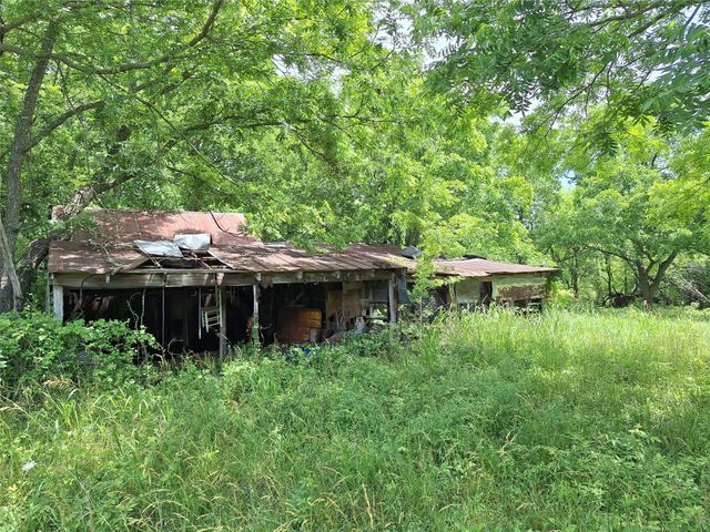 2403 County Road 3210, Dodd City, TX 75438