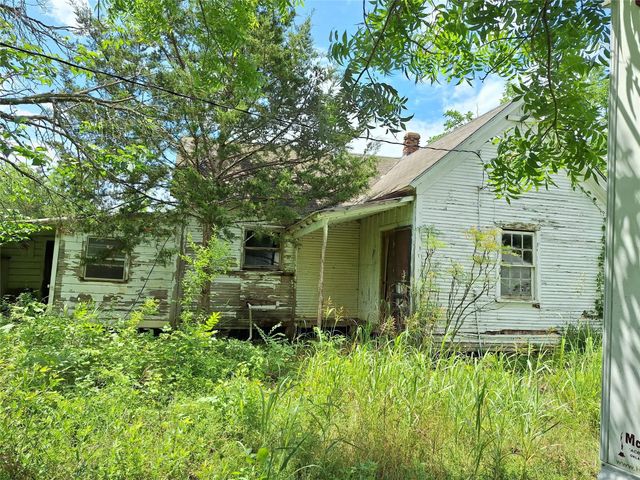 2403 County Road 3210, Dodd City, TX 75438