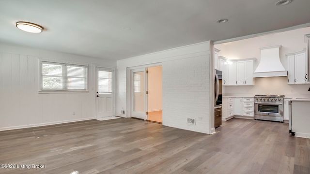 2706 Lime Kiln Ln, Louisville, KY 40222