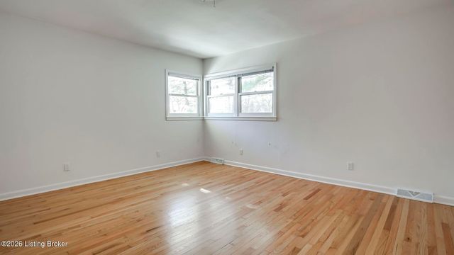 2706 Lime Kiln Ln, Louisville, KY 40222