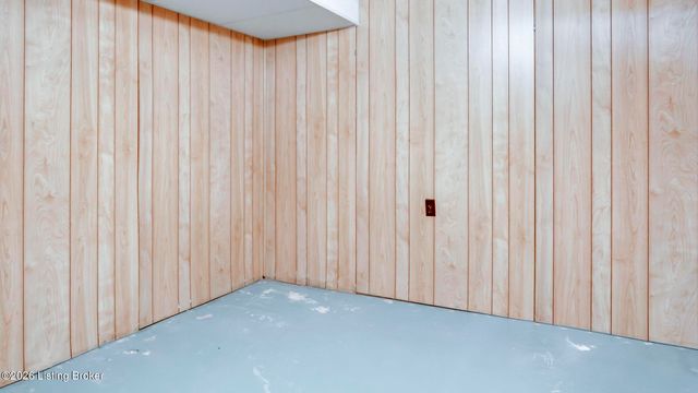 2706 Lime Kiln Ln, Louisville, KY 40222