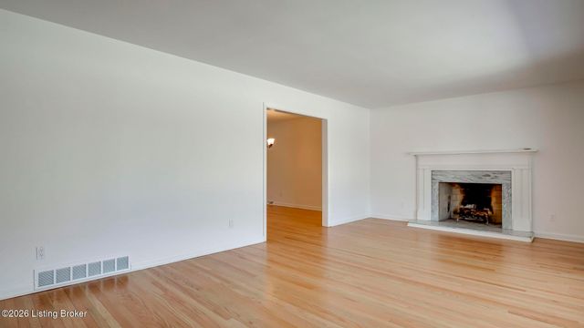 2706 Lime Kiln Ln, Louisville, KY 40222