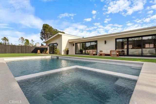 23755 Clarendon, Woodland Hills, CA 91367