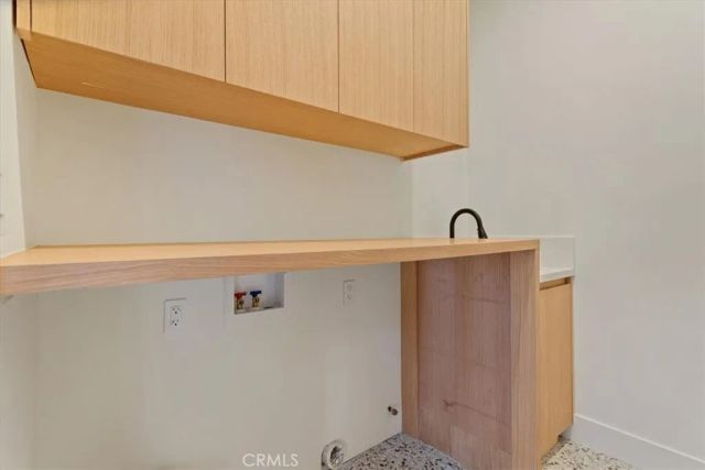 23755 Clarendon, Woodland Hills, CA 91367