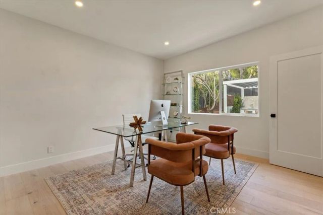 23755 Clarendon, Woodland Hills, CA 91367