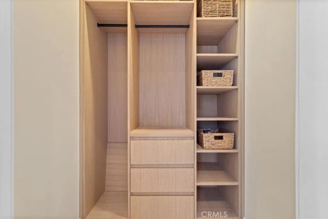 23755 Clarendon, Woodland Hills, CA 91367