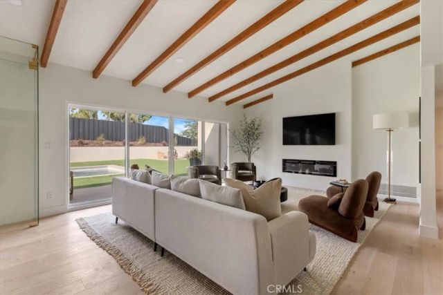 23755 Clarendon, Woodland Hills, CA 91367