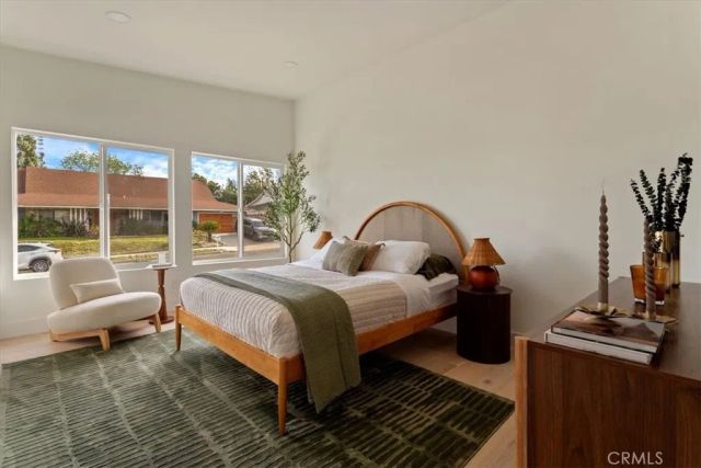 23755 Clarendon, Woodland Hills, CA 91367