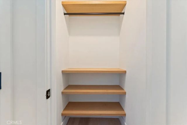 23755 Clarendon, Woodland Hills, CA 91367