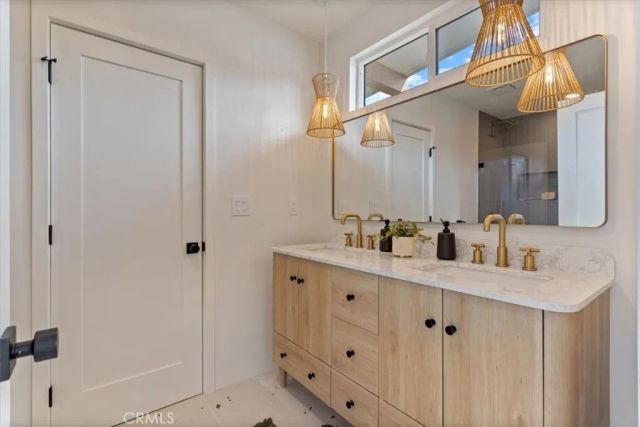 23755 Clarendon, Woodland Hills, CA 91367