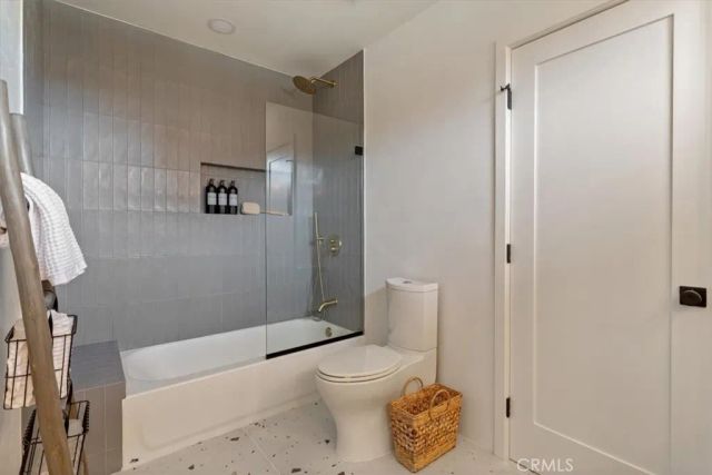 23755 Clarendon, Woodland Hills, CA 91367