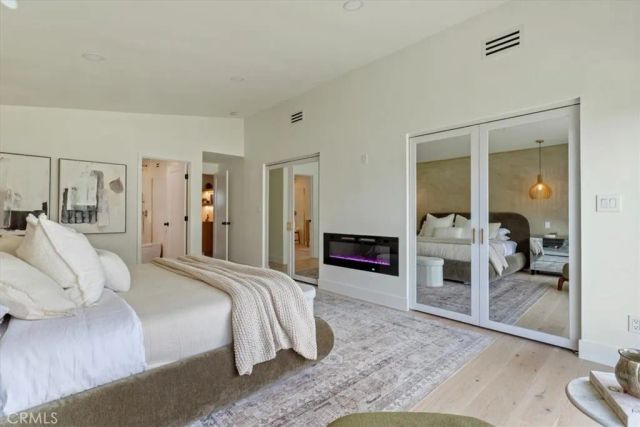 23755 Clarendon, Woodland Hills, CA 91367