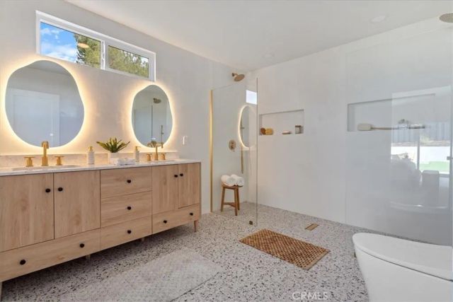 23755 Clarendon, Woodland Hills, CA 91367