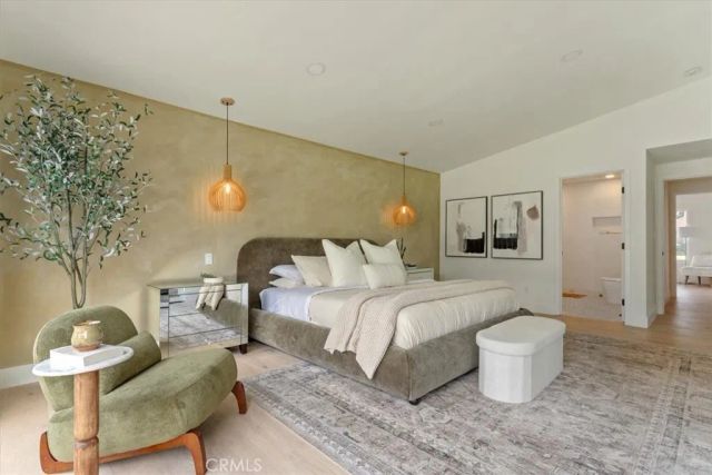 23755 Clarendon, Woodland Hills, CA 91367