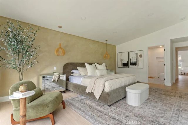 23755 Clarendon, Woodland Hills, CA 91367