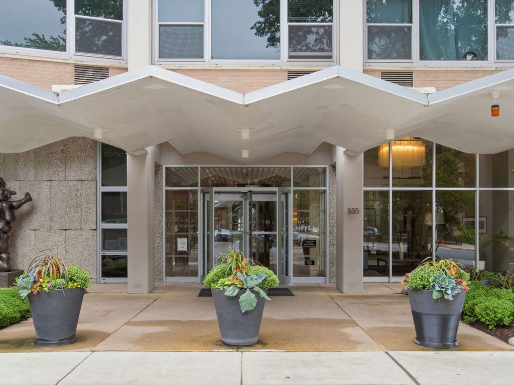 555 W Cornelia Avenue 1002, Chicago, IL 60657 — photo 2
