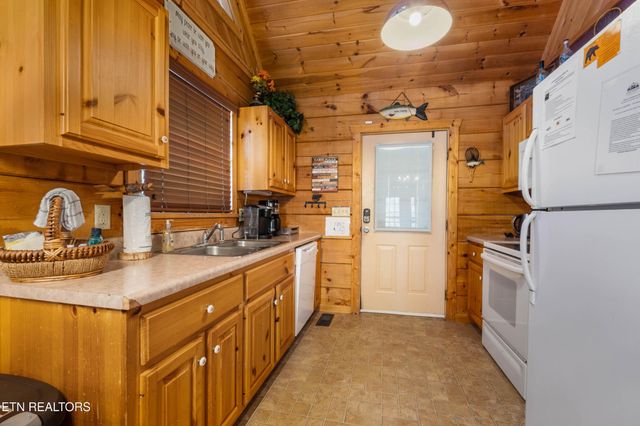 4388 Carolina Cove Way, Sevierville, TN 37863