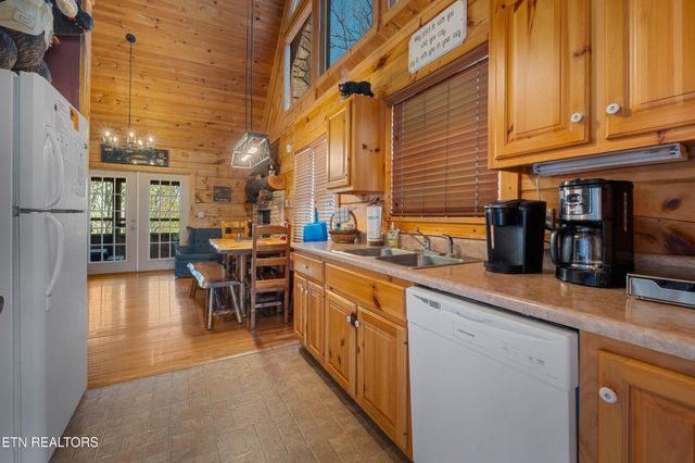 4388 Carolina Cove Way, Sevierville, TN 37863