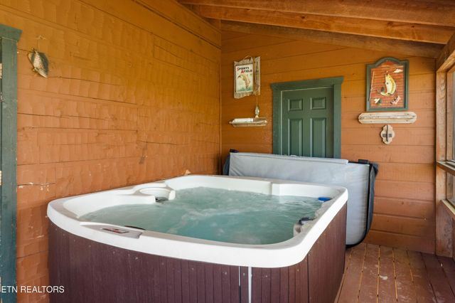 4388 Carolina Cove Way, Sevierville, TN 37863