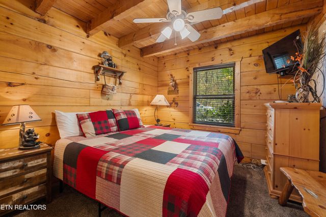 4388 Carolina Cove Way, Sevierville, TN 37863