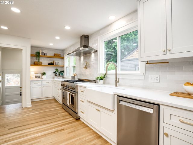 3915 NE Stanton ST, Portland, OR 97212