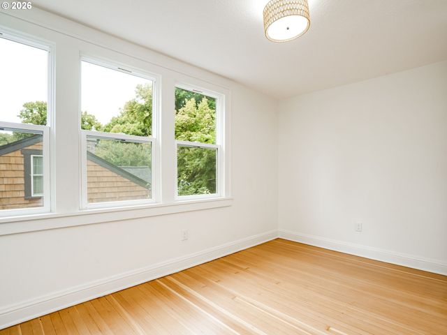 3915 NE Stanton ST, Portland, OR 97212